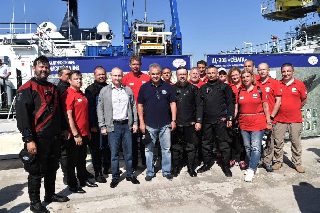 Путин подчеркнул важность поиска погибших в войну подлодок для увековечения памяти моряков 1 foto prezidenta s komandoj 1